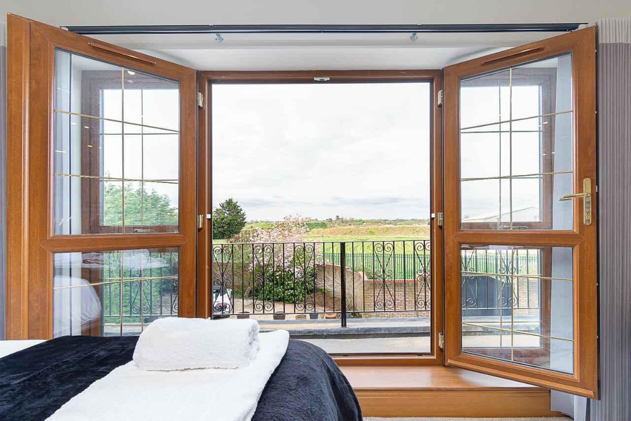 Boutique Green Acre Views Slough Luaran gambar