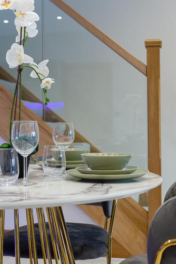 Boutique Green Acre Views Slough Luaran gambar