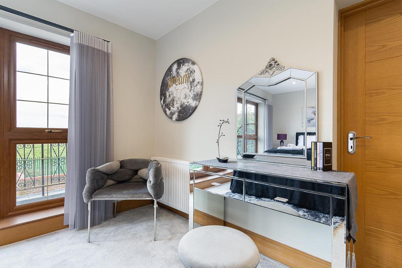 Boutique Green Acre Views Slough Luaran gambar